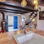 Holiday home Leni House *