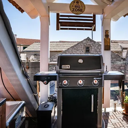 Luxury Leni Semesterbostad