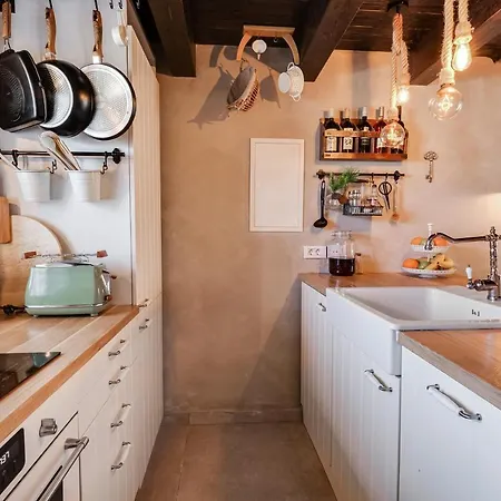 Semesterbostad Luxury Leni *