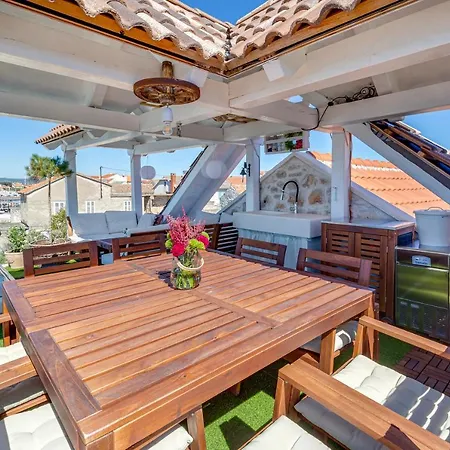 Luxury Leni Holiday home *