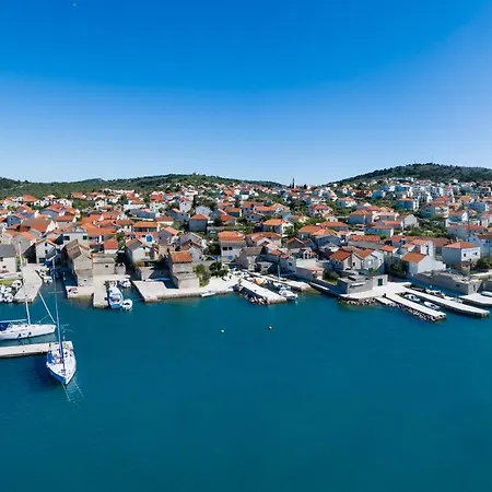 Luxury Leni Nyaraló *